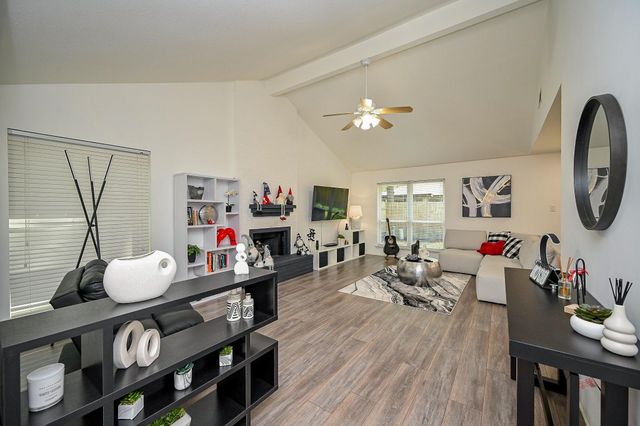 5 Rock Pine Court, The Woodlands, TX 77381