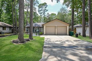 5 Rock Pine Court, The Woodlands, TX 77381