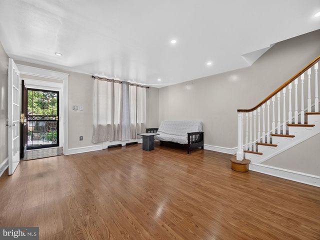 5214 D ST, Philadelphia, PA 19120
