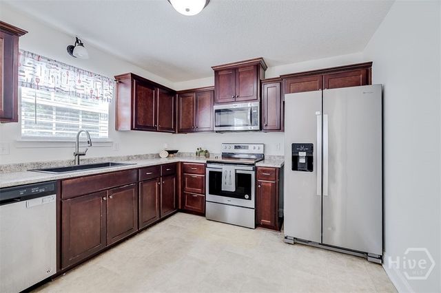 677 Piedmont Avenue, Hinesville, GA 31313