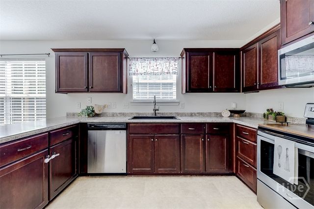 677 Piedmont Avenue, Hinesville, GA 31313