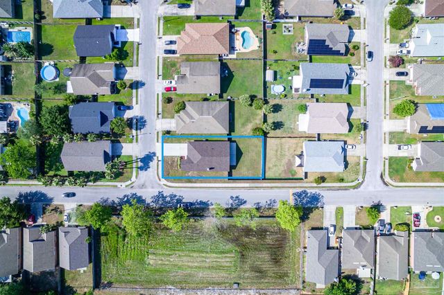 3742 Boardwalk Ct, Gulf Breeze, FL 32563