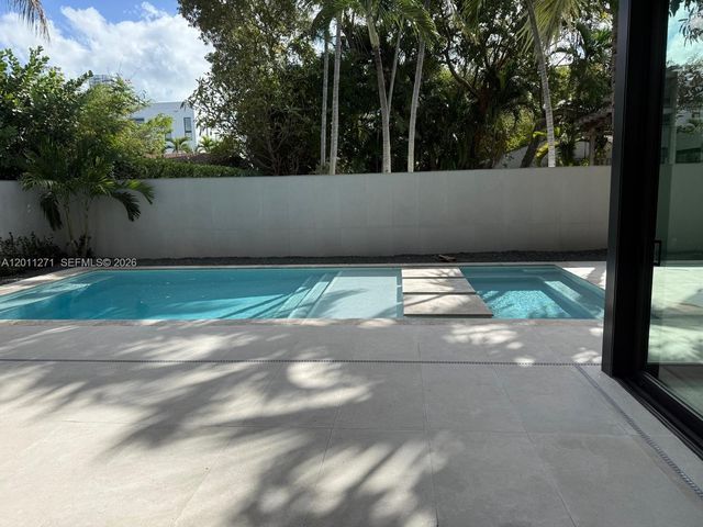 125 SW 29th Rd, Miami, FL 33129