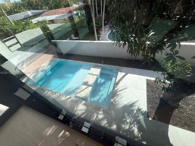 125 SW 29th Rd, Miami, FL 33129