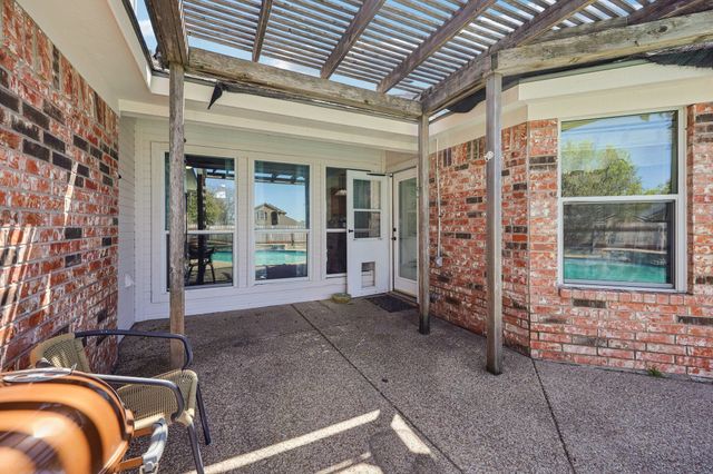 1325 Lake Shore Drive, Crowley, TX 76036