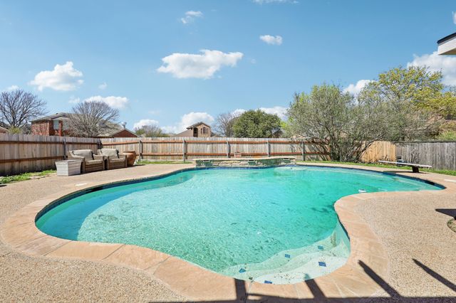 1325 Lake Shore Drive, Crowley, TX 76036
