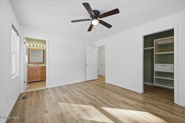 21 Pinewood Hollow Road, Queensbury, NY 12804