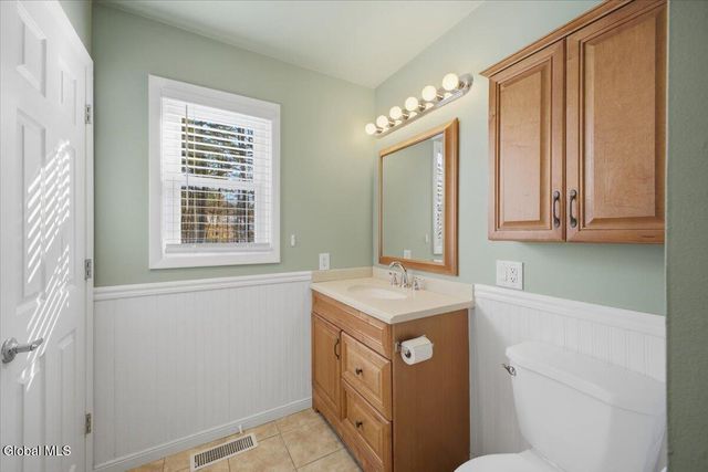 21 Pinewood Hollow Road, Queensbury, NY 12804