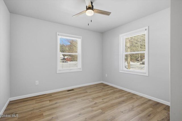 21 Pinewood Hollow Road, Queensbury, NY 12804