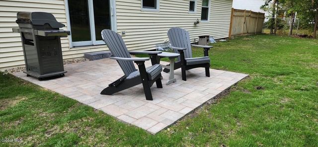 21 Pinewood Hollow Road, Queensbury, NY 12804