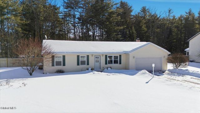 21 Pinewood Hollow Road, Queensbury, NY 12804