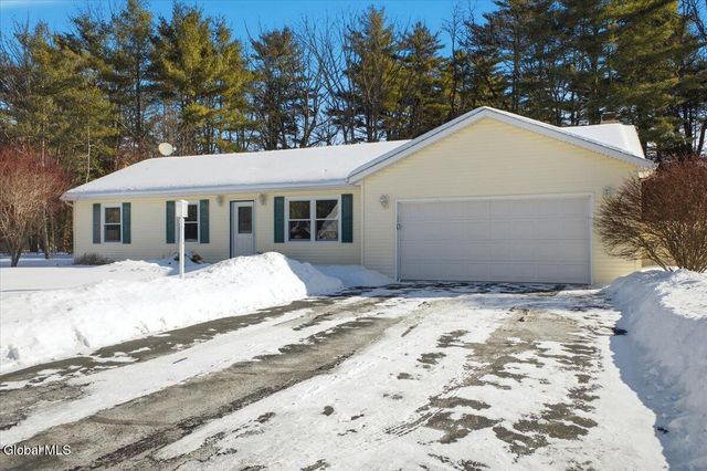 21 Pinewood Hollow Road, Queensbury, NY 12804