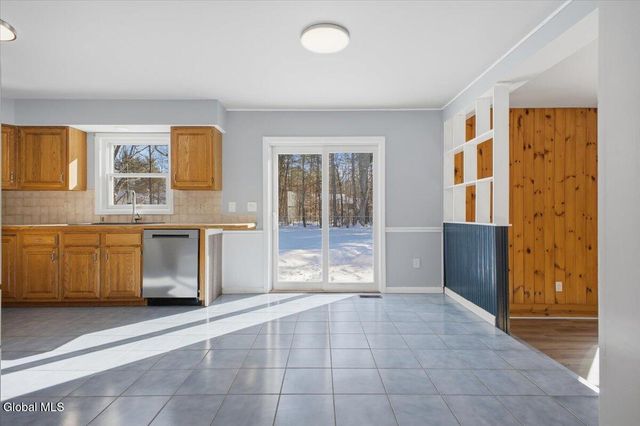 21 Pinewood Hollow Road, Queensbury, NY 12804