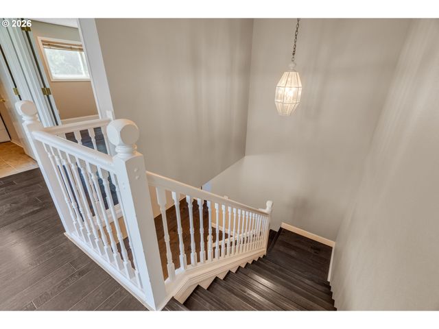 1522 Ne MARINE Dr, Portland, OR 97211