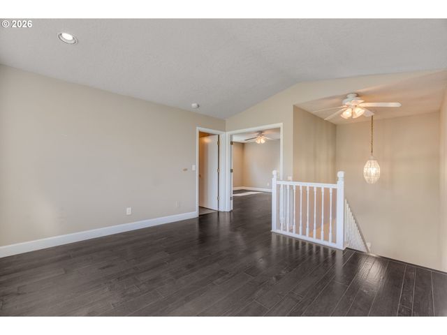 1522 Ne MARINE Dr, Portland, OR 97211