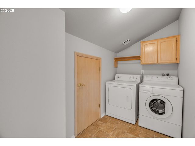 1522 Ne MARINE Dr, Portland, OR 97211