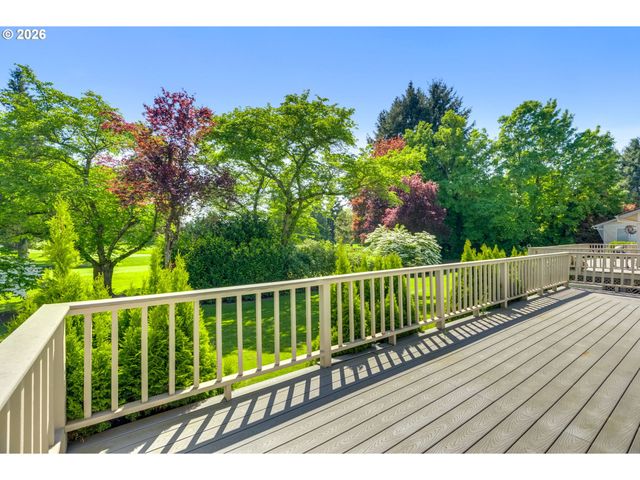 1522 Ne MARINE Dr, Portland, OR 97211