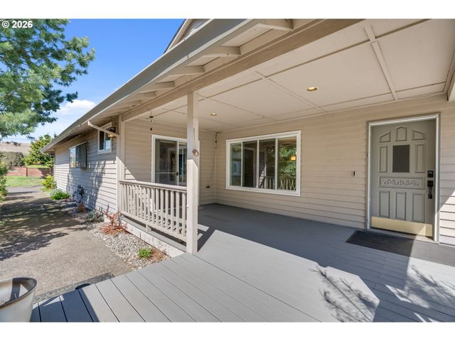 1522 Ne MARINE Dr, Portland, OR 97211