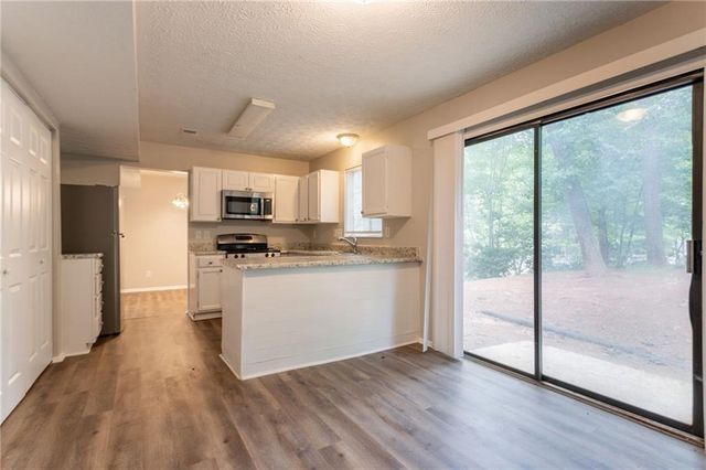 5092 Stone Trace, Stone Mountain, GA 30083