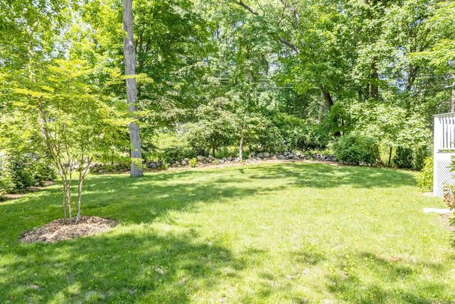 5 Wakerobin Road, Norwalk, CT 06851
