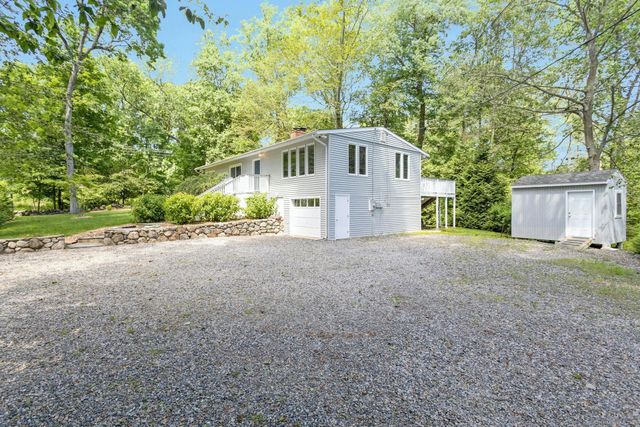 5 Wakerobin Road, Norwalk, CT 06851
