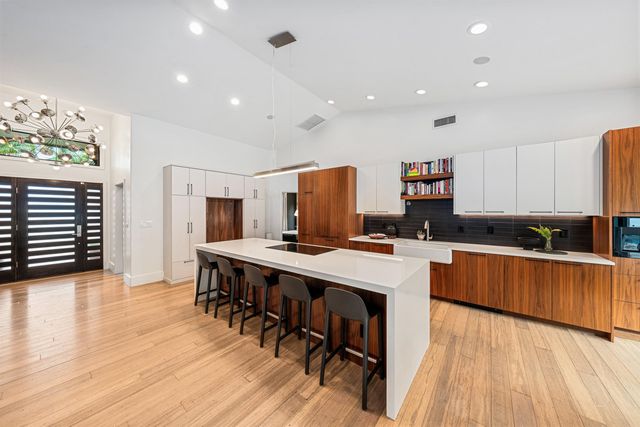 384 Pualoa Nani Pl, Kihei, HI 96753