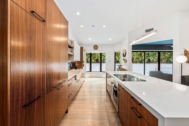 384 Pualoa Nani Pl, Kihei, HI 96753