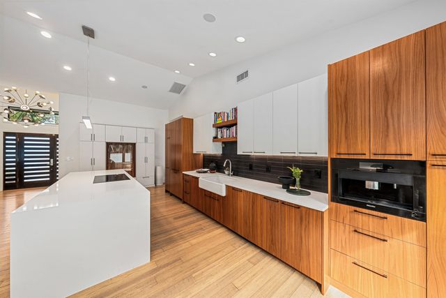 384 Pualoa Nani Pl, Kihei, HI 96753