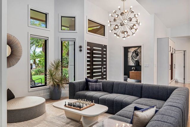 384 Pualoa Nani Pl, Kihei, HI 96753