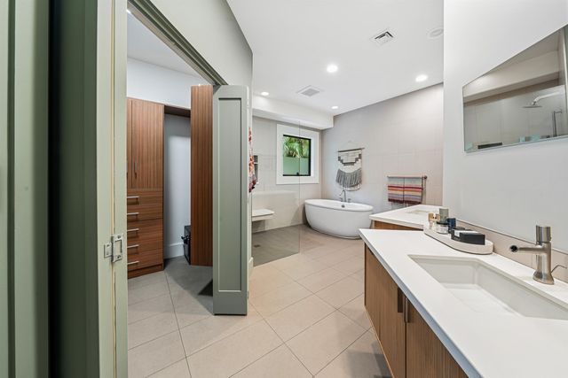 384 Pualoa Nani Pl, Kihei, HI 96753