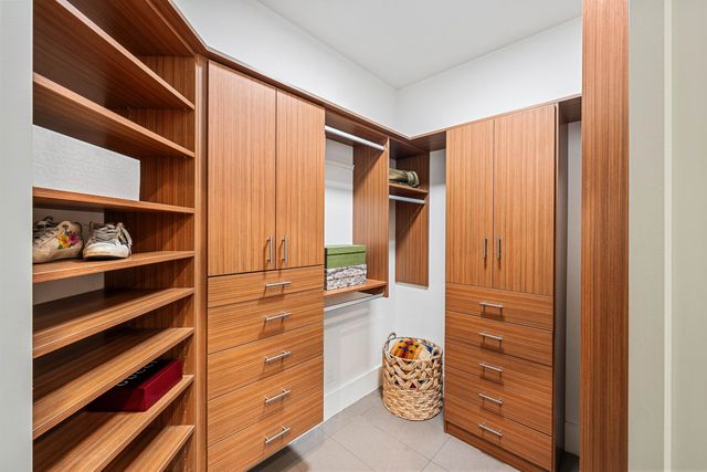 384 Pualoa Nani Pl, Kihei, HI 96753