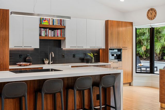 384 Pualoa Nani Pl, Kihei, HI 96753