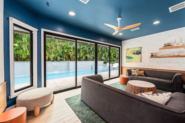 384 Pualoa Nani Pl, Kihei, HI 96753