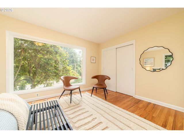 2133 Sw TAYLORS FERRY Rd, Portland, OR 97219