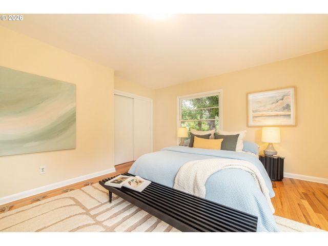 2133 Sw TAYLORS FERRY Rd, Portland, OR 97219