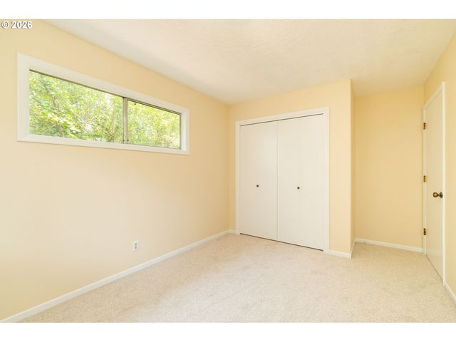 2133 Sw TAYLORS FERRY Rd, Portland, OR 97219