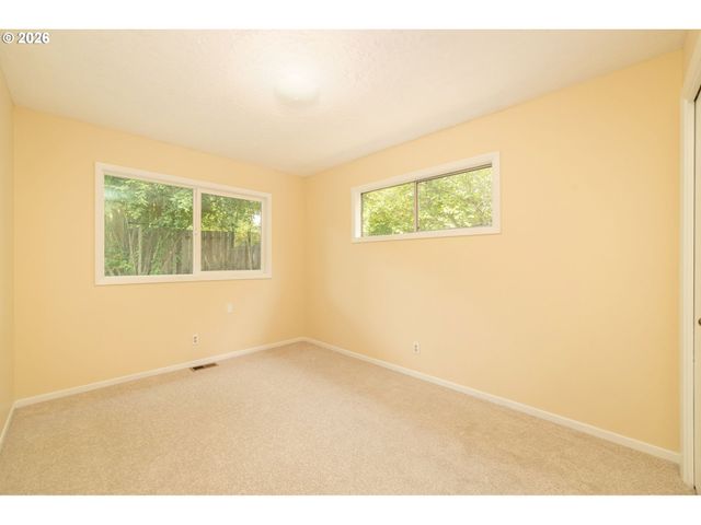 2133 Sw TAYLORS FERRY Rd, Portland, OR 97219