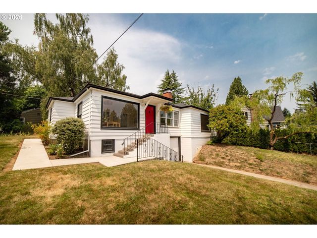 2133 Sw TAYLORS FERRY Rd, Portland, OR 97219