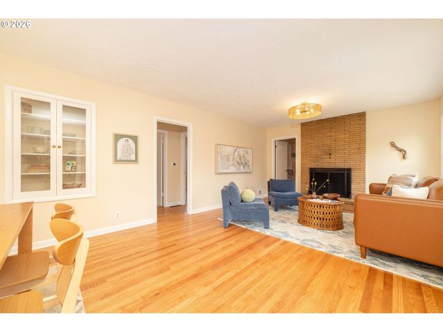 2133 Sw TAYLORS FERRY Rd, Portland, OR 97219