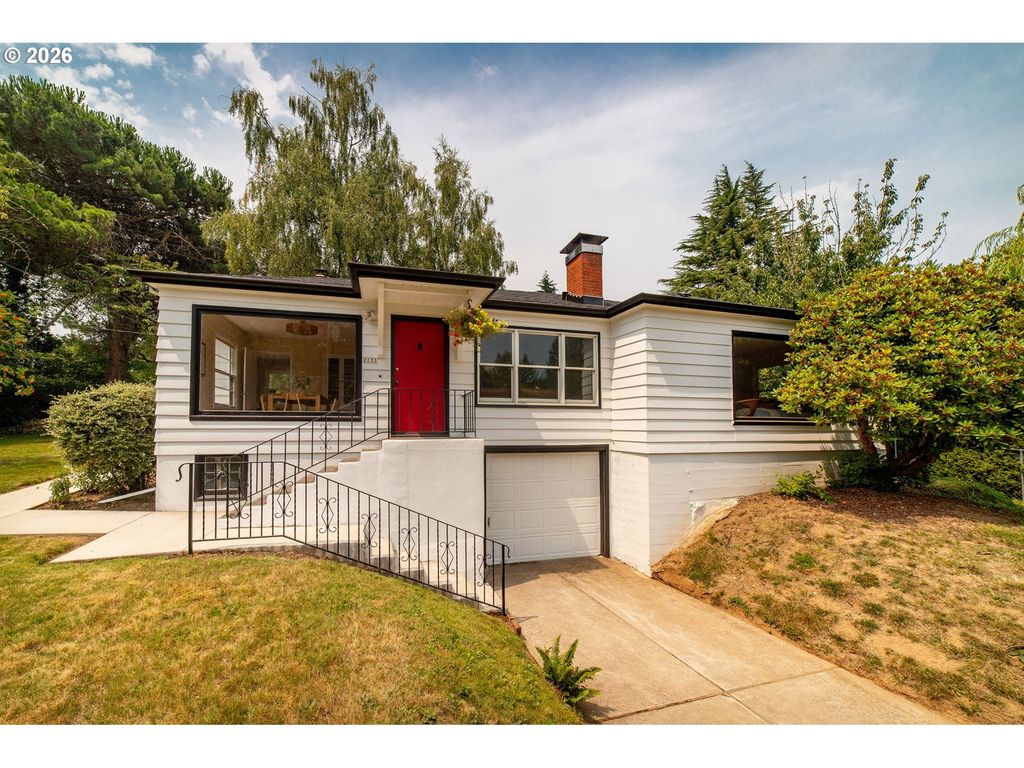 2133 Sw TAYLORS FERRY Rd, Portland, OR 97219