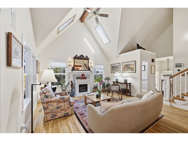 5260 OVERBROOK Ln, Eugene, OR 97405