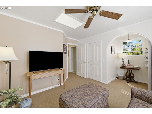5260 OVERBROOK Ln, Eugene, OR 97405