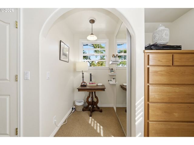 5260 OVERBROOK Ln, Eugene, OR 97405