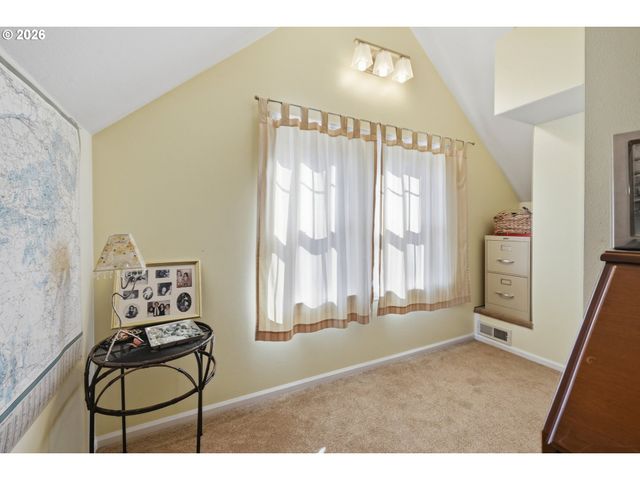5260 OVERBROOK Ln, Eugene, OR 97405