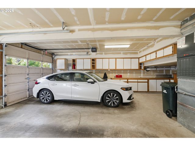 5260 OVERBROOK Ln, Eugene, OR 97405