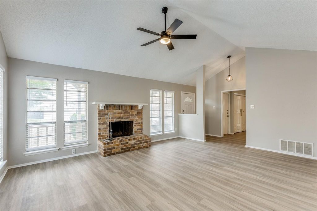 1908 Wagon Gap DR, Round Rock, TX 78681