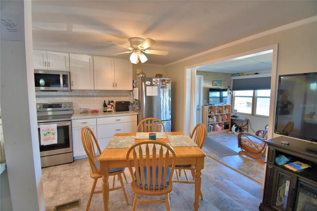 156 PARADISE LANE, Auburndale, FL 33823