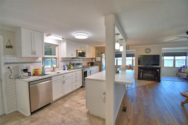 156 PARADISE LANE, Auburndale, FL 33823