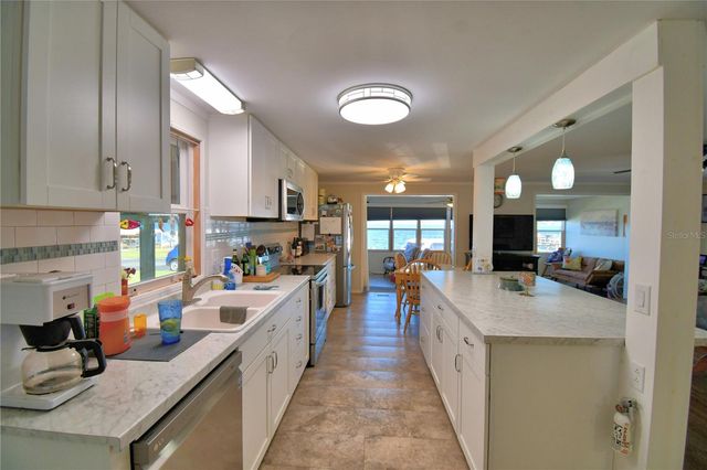 156 PARADISE LANE, Auburndale, FL 33823