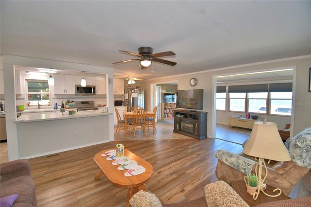 156 PARADISE LANE, Auburndale, FL 33823